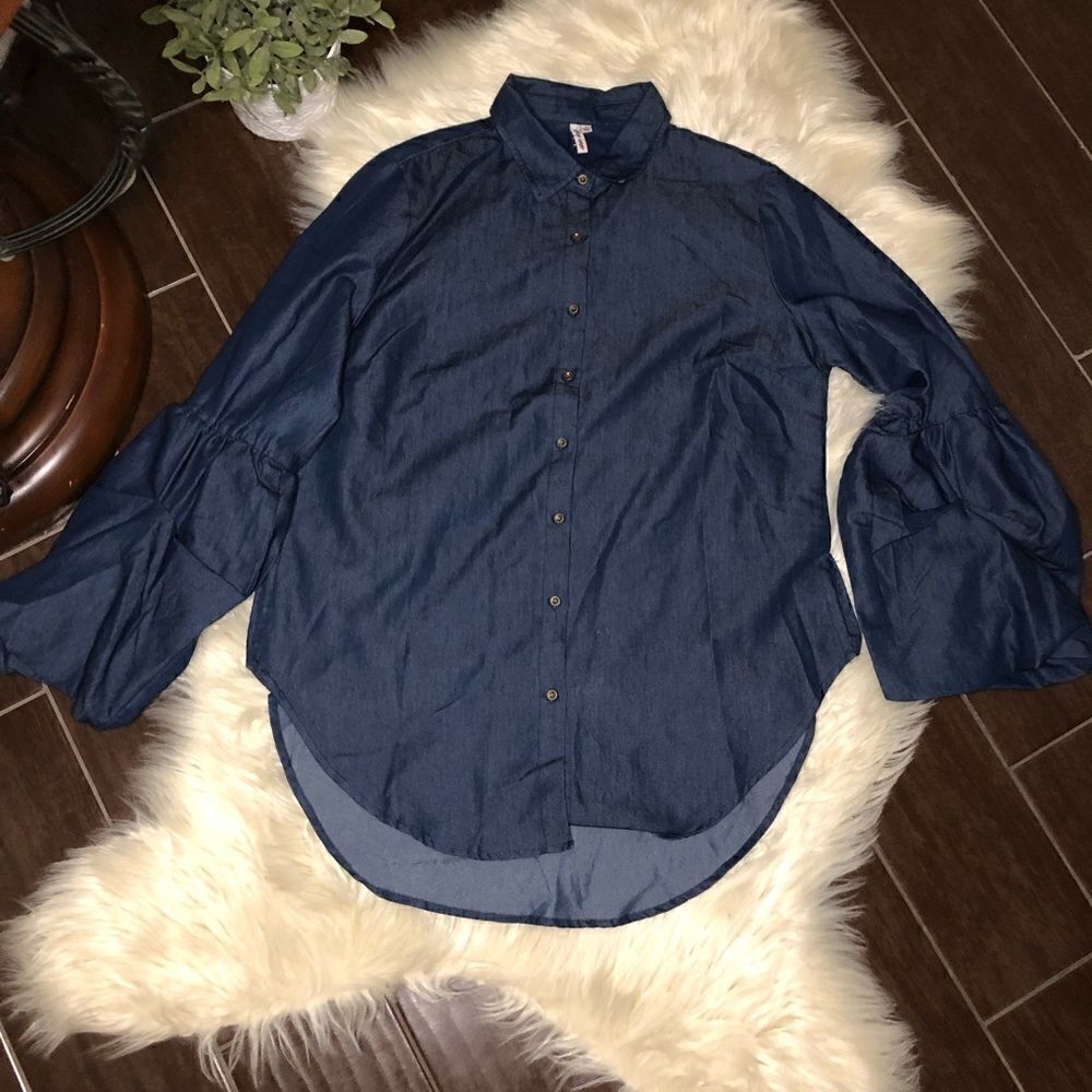 Star Style puffy sleeved button down sz large